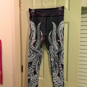 Octopus Tentacle Print Leggings in Black and Purple